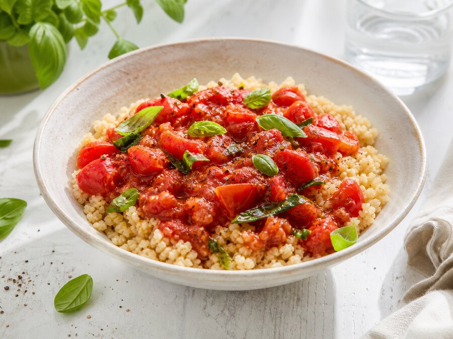 Pomodoro med bulgur, tomat och basilika
